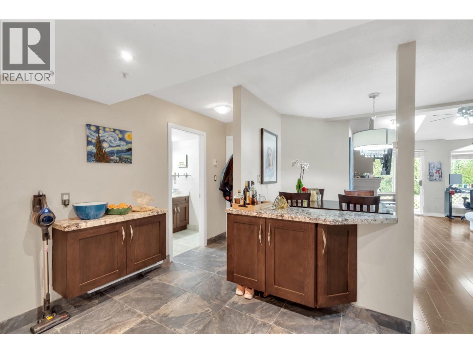 1124 Orr Drive, Port Coquitlam, British Columbia  V3C 6H2 - Photo 5 - R3144028