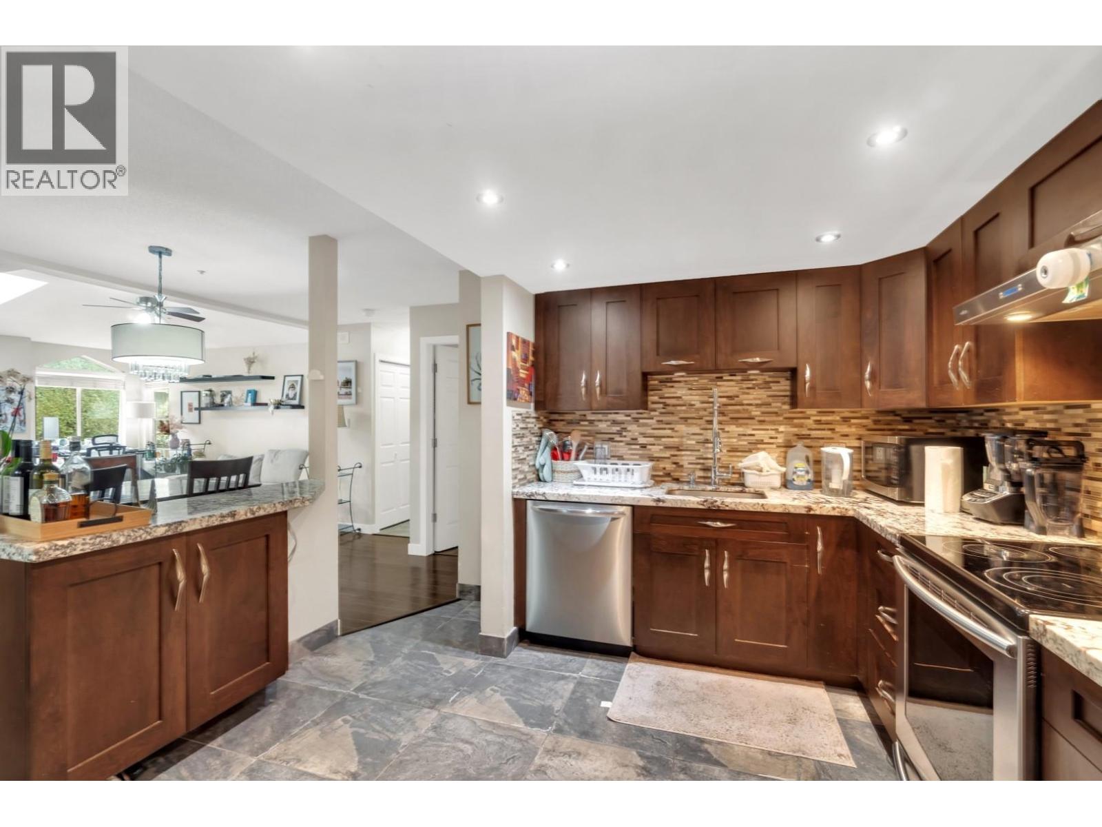 1124 Orr Drive, Port Coquitlam, British Columbia  V3C 6H2 - Photo 3 - R3144028