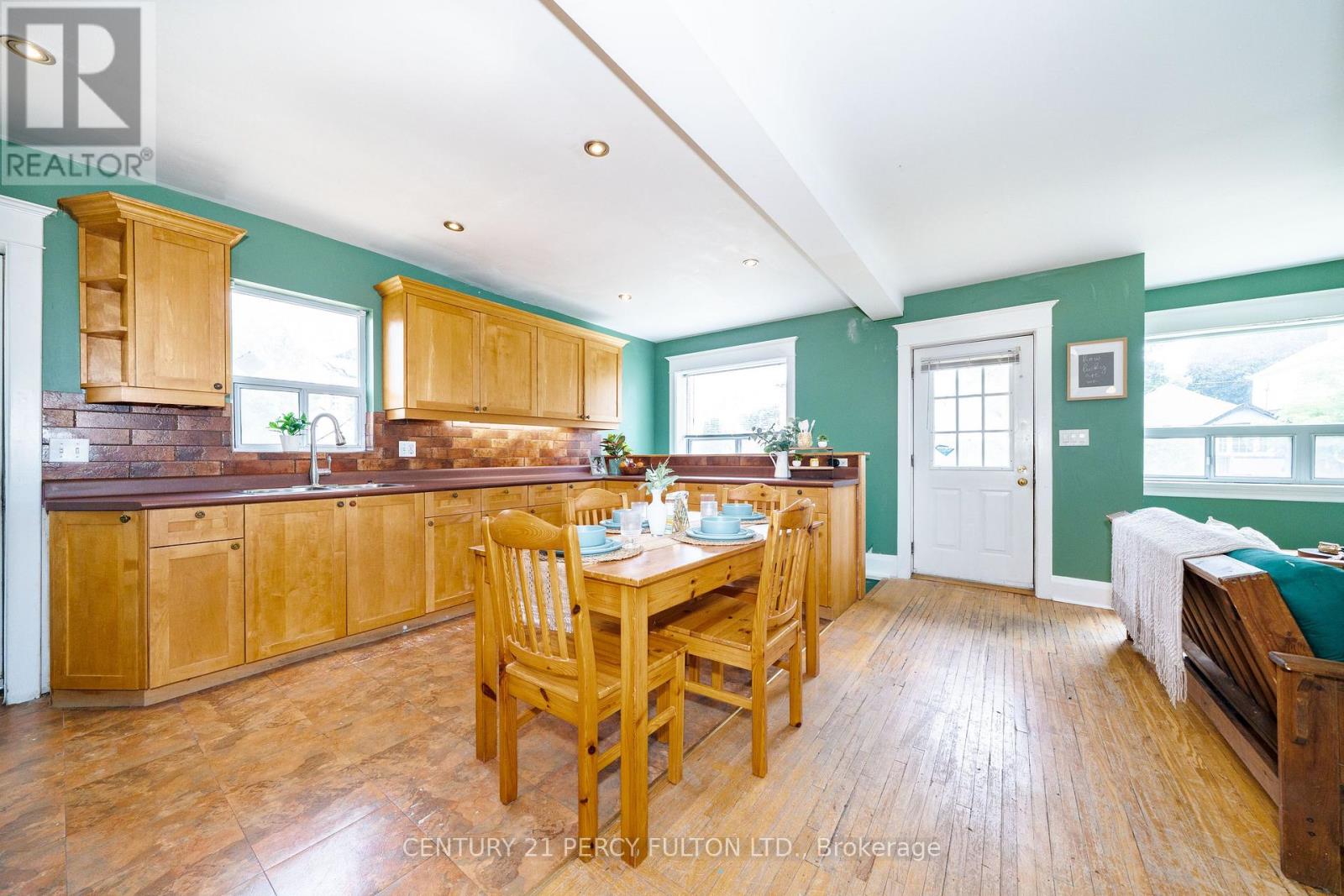 74 St. Dunstan Drive, Toronto, Ontario  M1L 2V5 - Photo 10 - E13541222