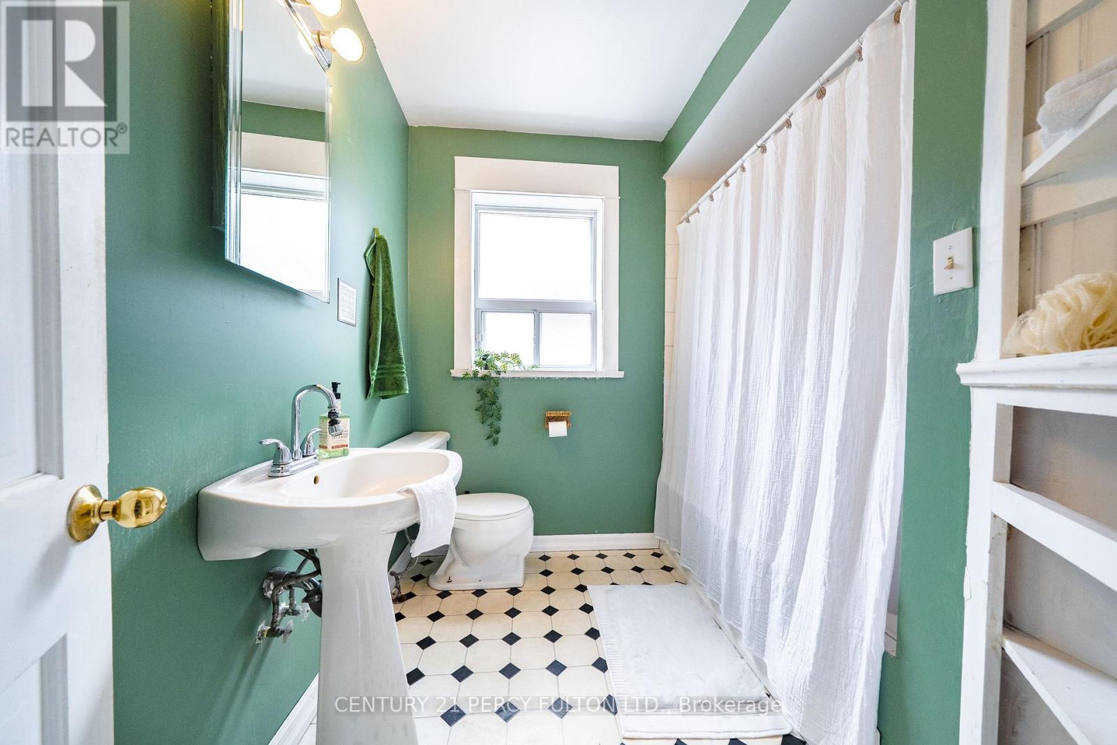 74 St. Dunstan Drive, Toronto, Ontario  M1L 2V5 - Photo 12 - E13541222