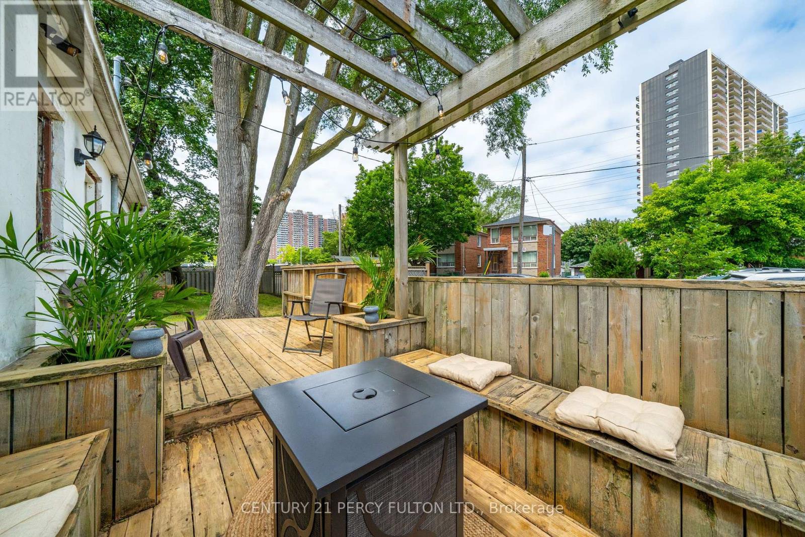 74 St. Dunstan Drive, Toronto, Ontario  M1L 2V5 - Photo 16 - E13541222
