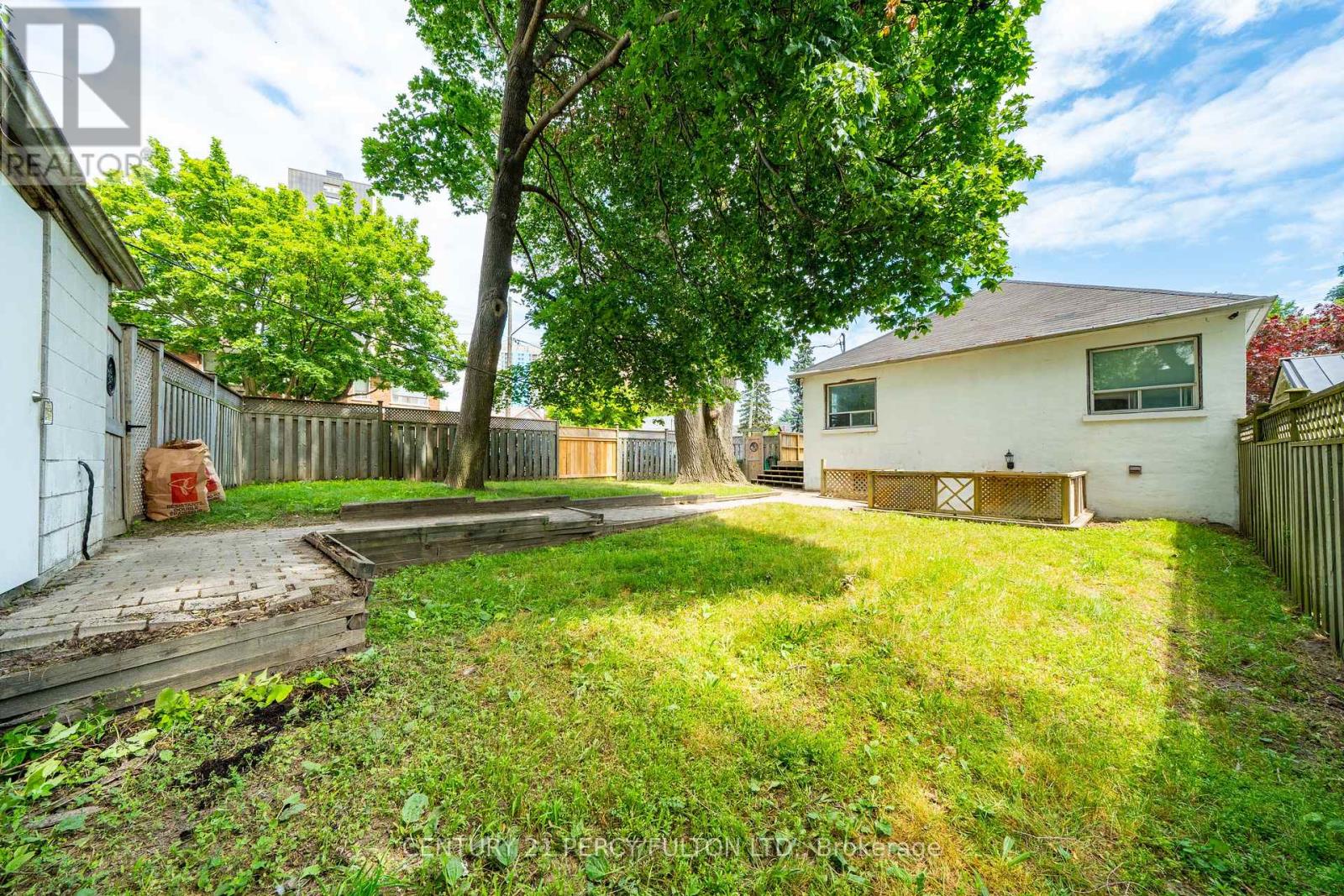 74 St. Dunstan Drive, Toronto, Ontario  M1L 2V5 - Photo 19 - E13541222