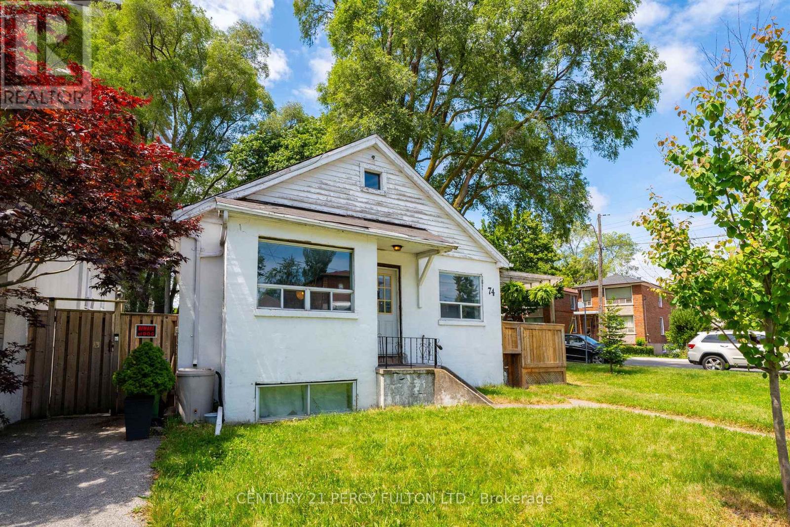 74 St. Dunstan Drive, Toronto, Ontario  M1L 2V5 - Photo 2 - E13541222