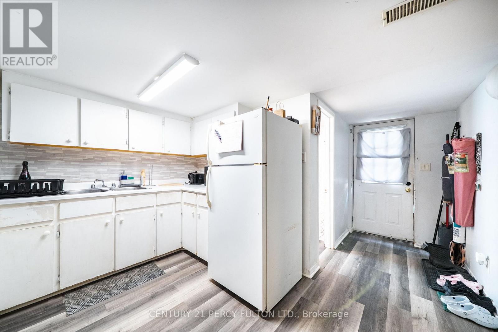 74 St. Dunstan Drive, Toronto, Ontario  M1L 2V5 - Photo 23 - E13541222