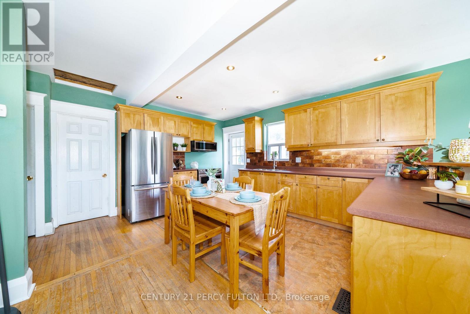 74 St. Dunstan Drive, Toronto, Ontario  M1L 2V5 - Photo 4 - E13541222