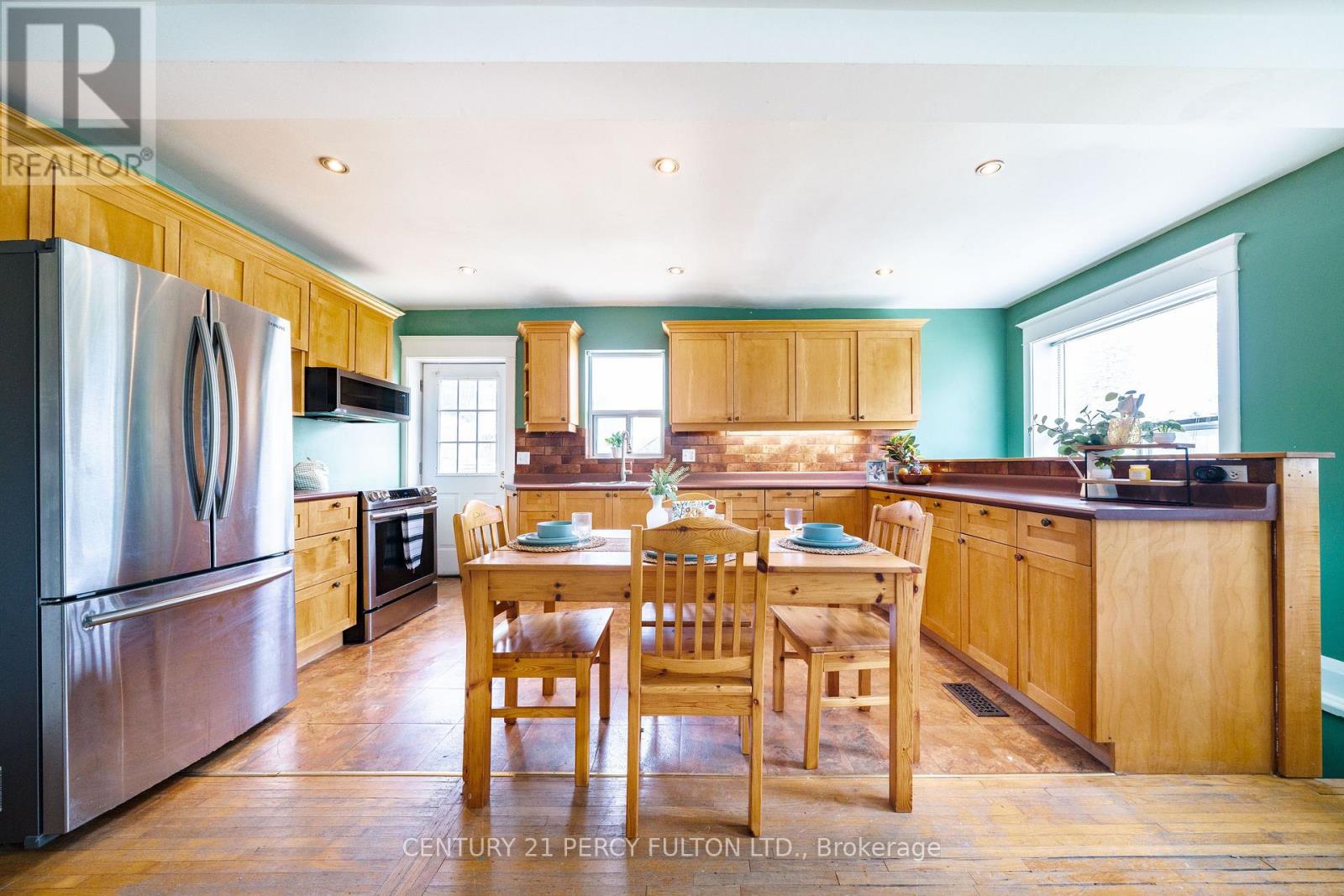 74 St. Dunstan Drive, Toronto, Ontario  M1L 2V5 - Photo 6 - E13541222