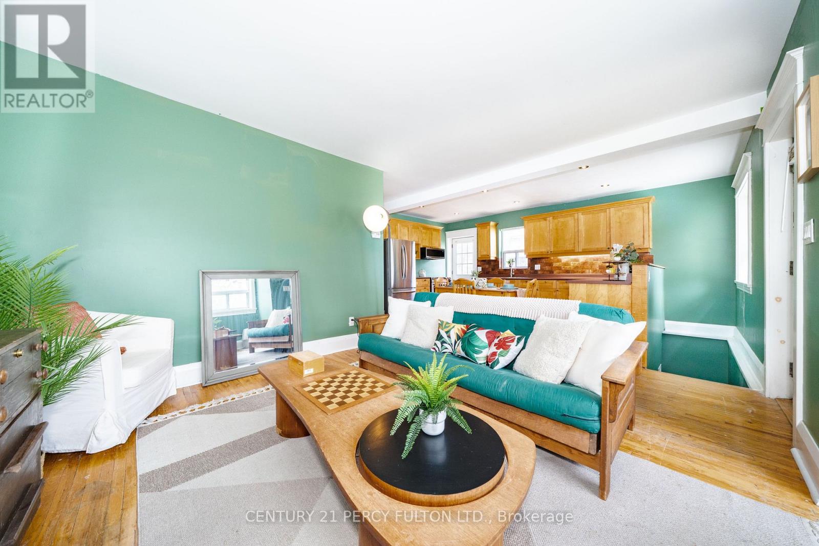 74 St. Dunstan Drive, Toronto, Ontario  M1L 2V5 - Photo 9 - E13541222