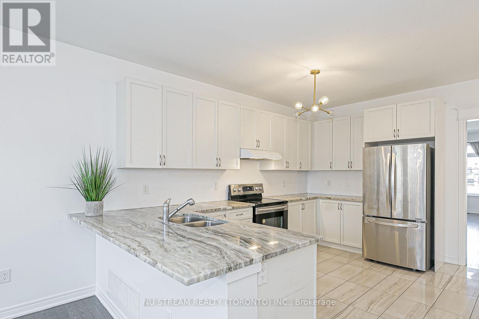 194 Paradelle Drive, Richmond Hill, Ontario  L4E 0E4 - Photo 14 - N13541204