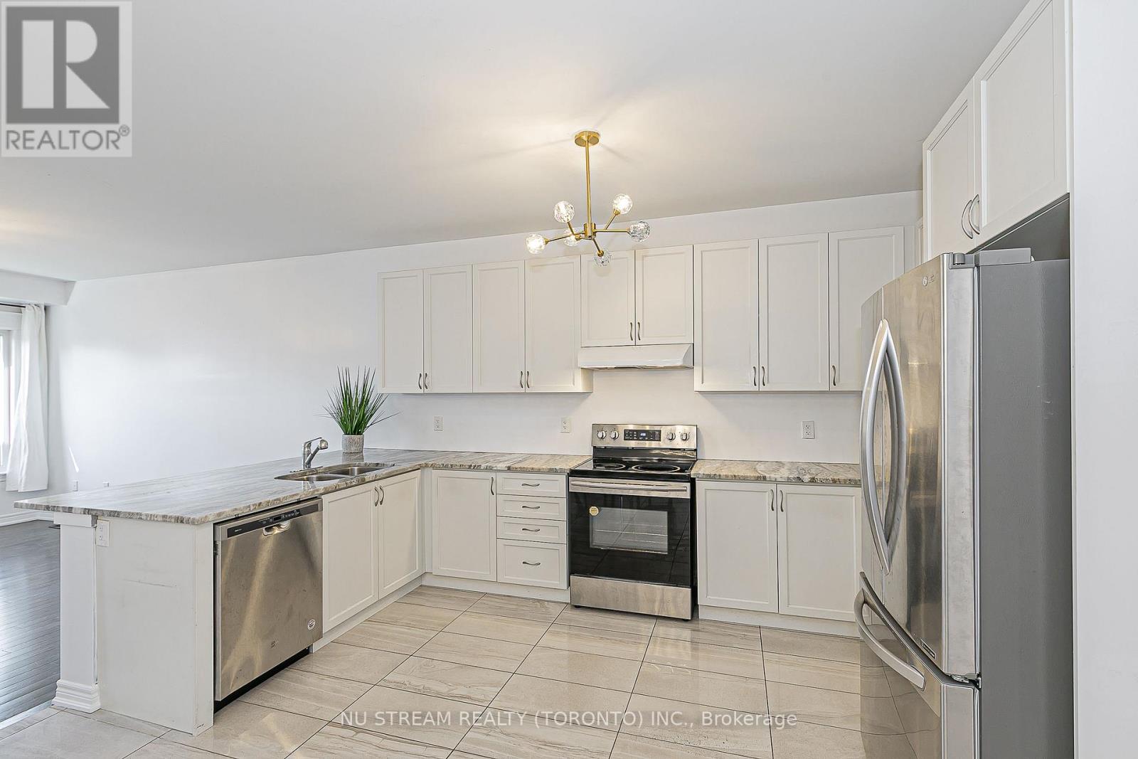 194 Paradelle Drive, Richmond Hill, Ontario  L4E 0E4 - Photo 15 - N13541204