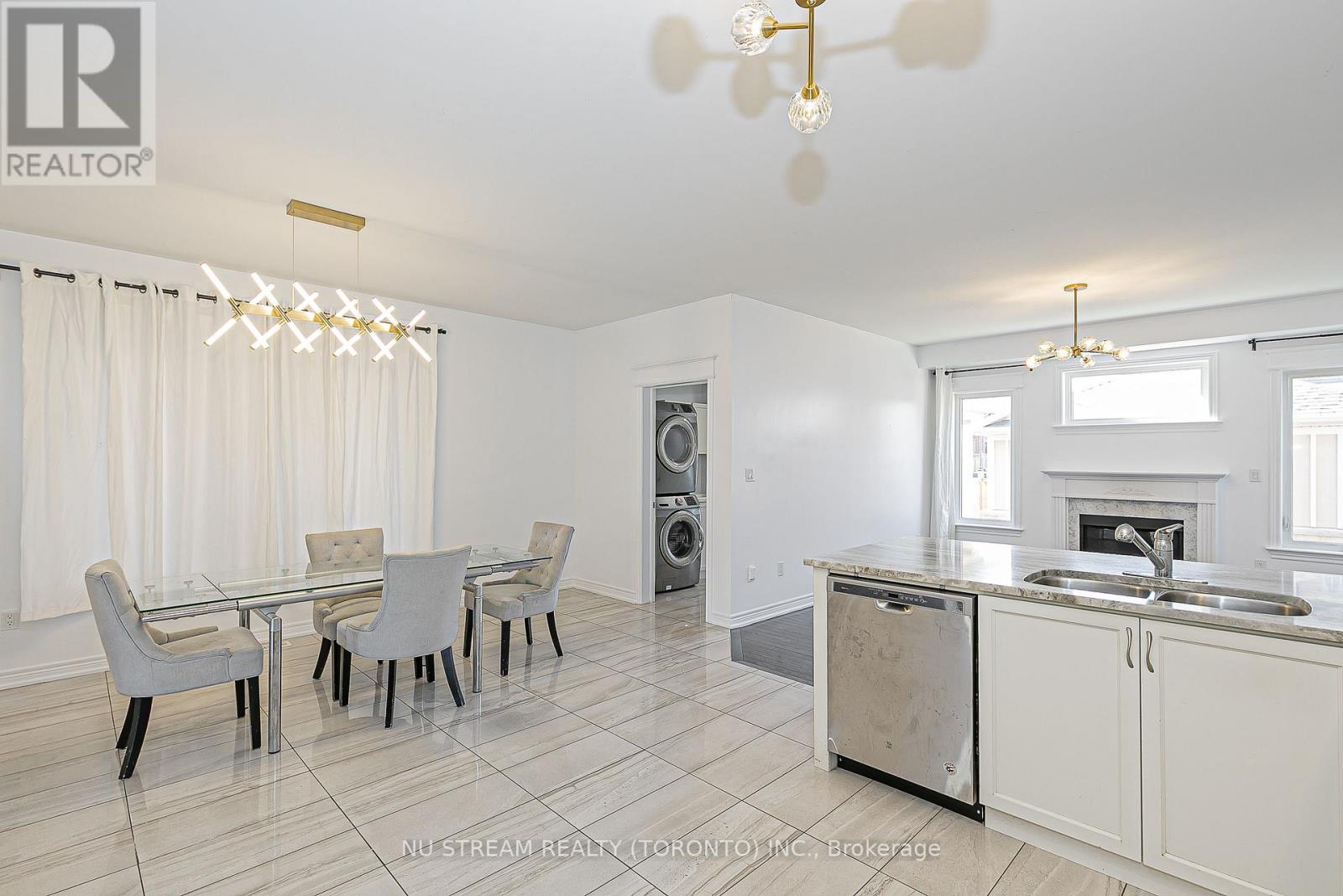 194 Paradelle Drive, Richmond Hill, Ontario  L4E 0E4 - Photo 17 - N13541204