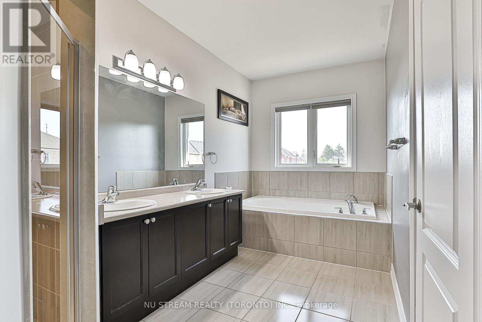 194 Paradelle Drive, Richmond Hill, Ontario  L4E 0E4 - Photo 30 - N13541204