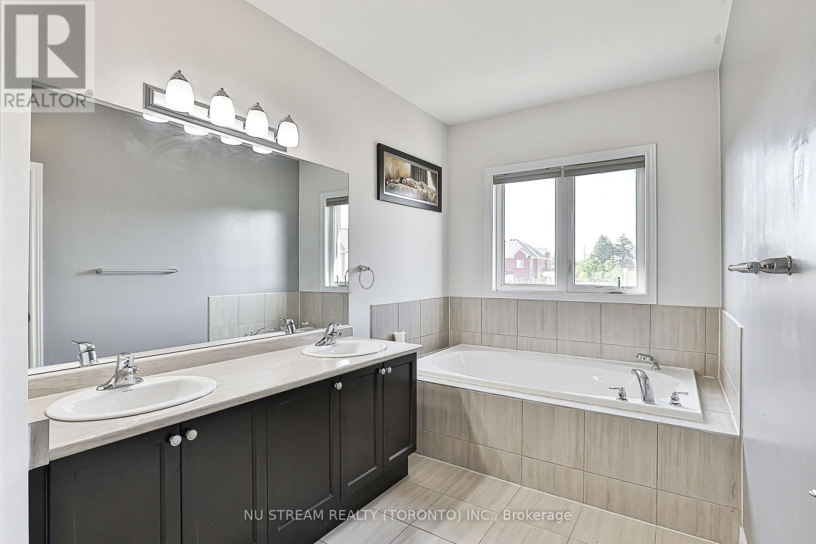 194 Paradelle Drive, Richmond Hill, Ontario  L4E 0E4 - Photo 31 - N13541204