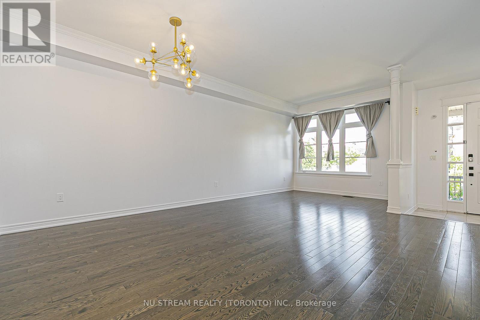 194 Paradelle Drive, Richmond Hill, Ontario  L4E 0E4 - Photo 4 - N13541204