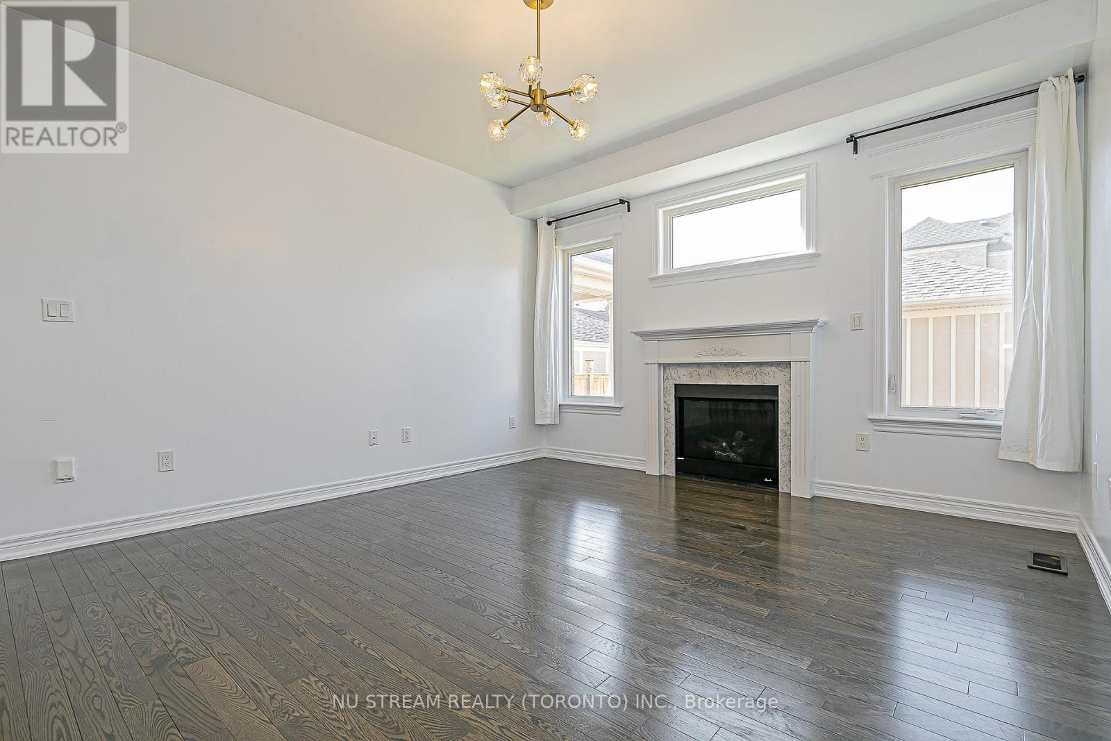 194 Paradelle Drive, Richmond Hill, Ontario  L4E 0E4 - Photo 8 - N13541204