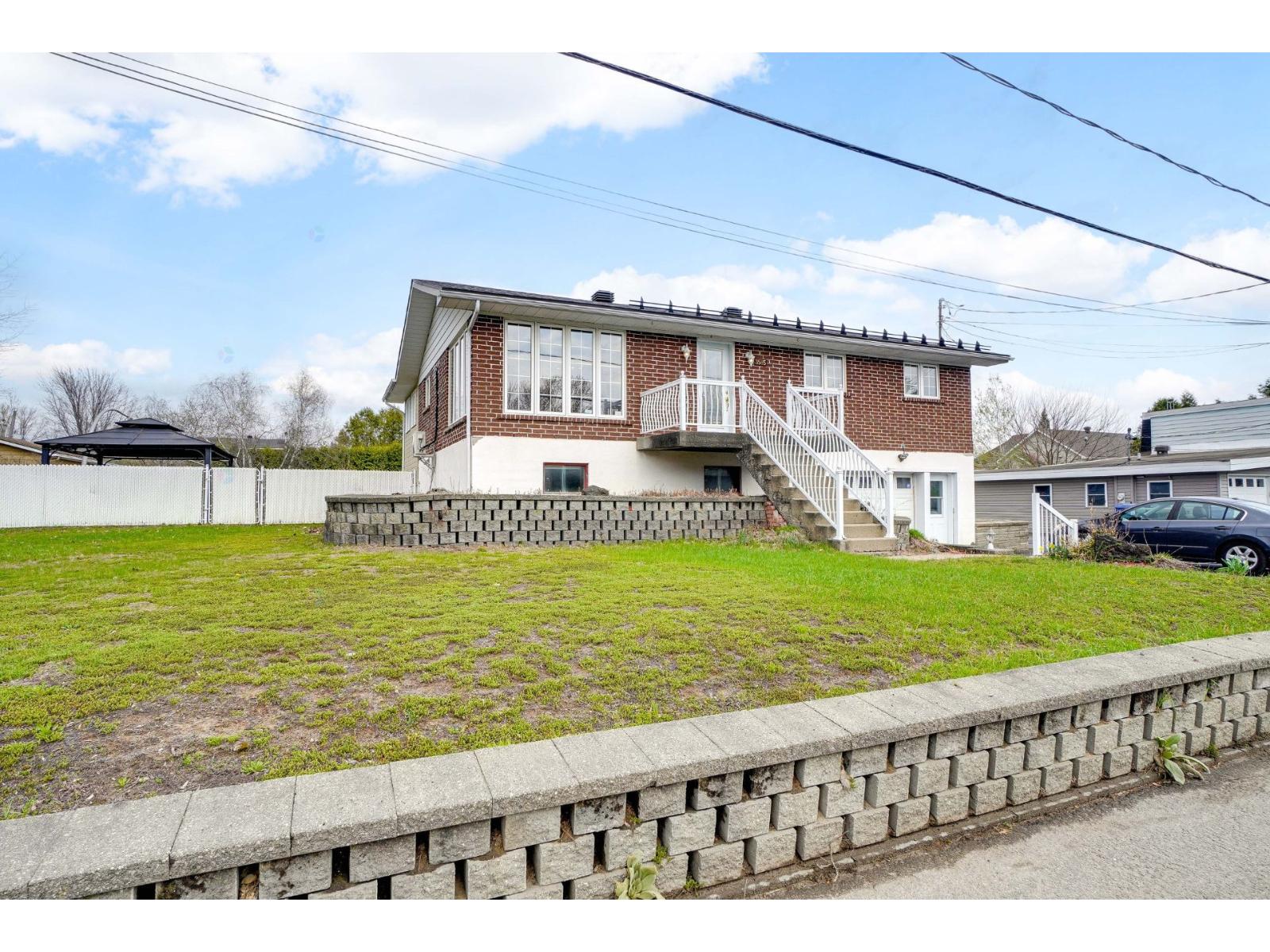 3585 Rue Diane Terrebonne (Terrebonne) Quebec Canada J6Y1A2 2
