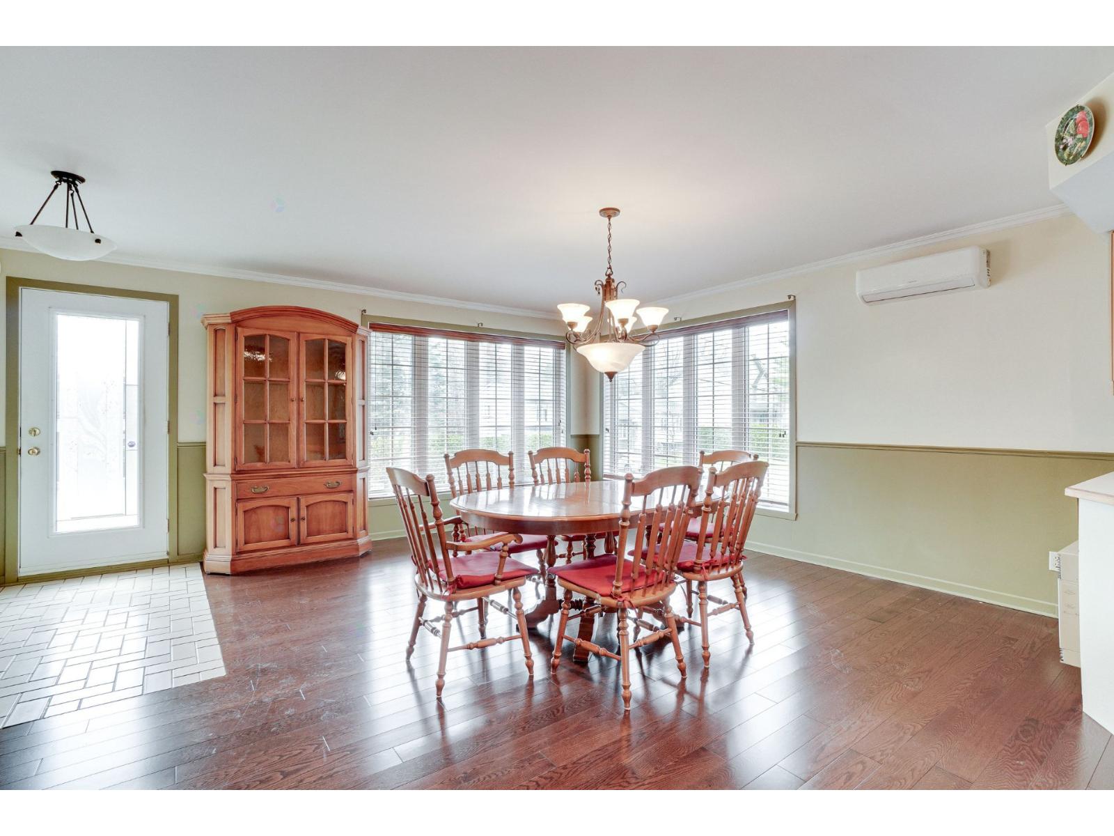 3585 Rue Diane Terrebonne (Terrebonne) Quebec Canada J6Y1A2 4