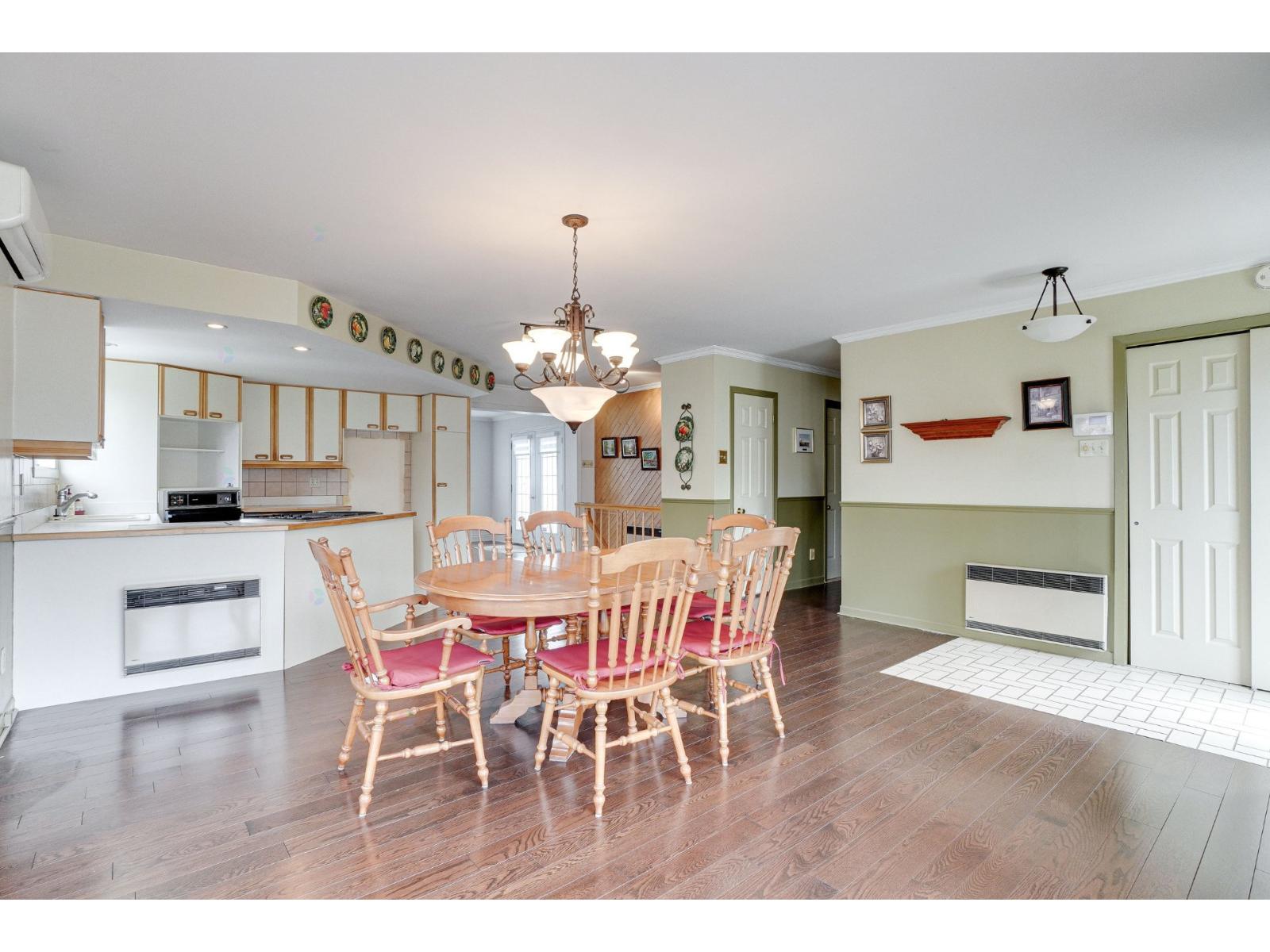 3585 Rue Diane Terrebonne (Terrebonne) Quebec Canada J6Y1A2 5