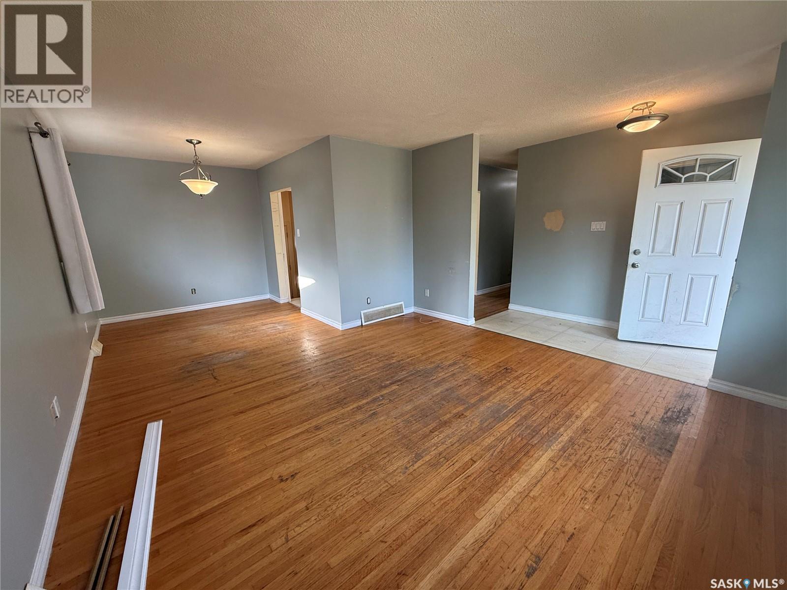68 Wentworth Crescent, Saskatoon, Saskatchewan  S7L 4A9 - Photo 2 - SK042004