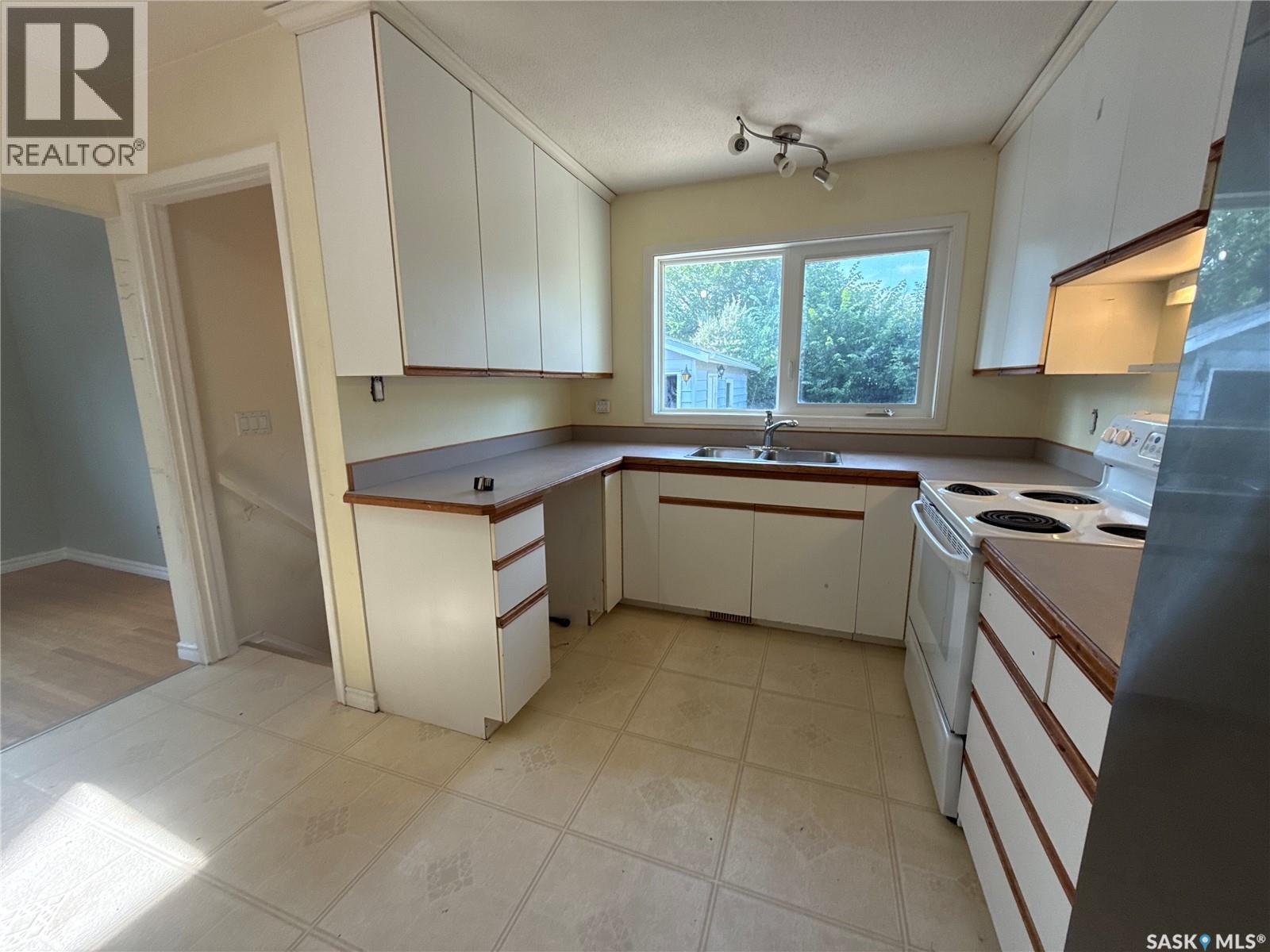 68 Wentworth Crescent, Saskatoon, Saskatchewan  S7L 4A9 - Photo 8 - SK042004