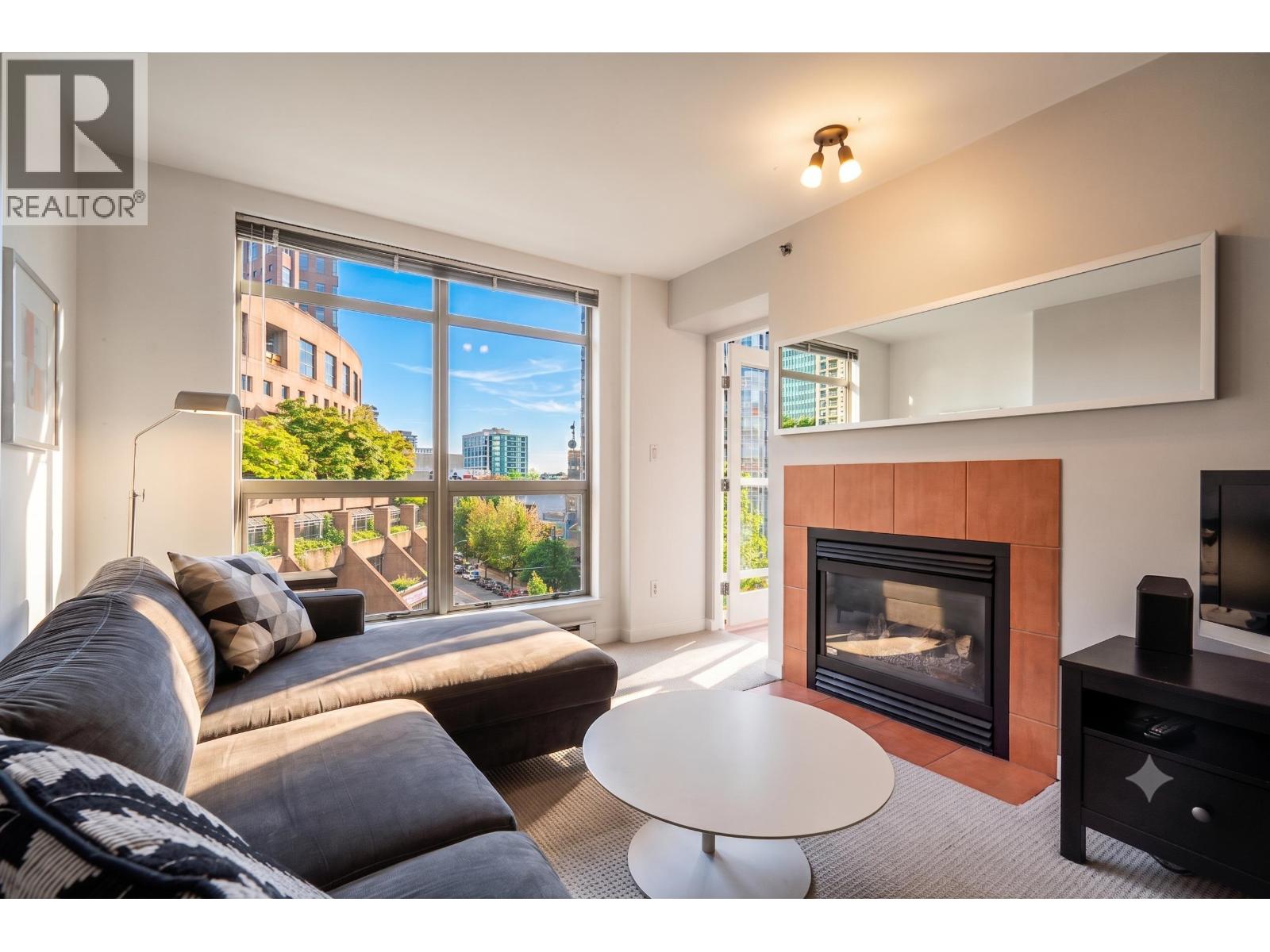 701 819 HAMILTON STREET, Vancouver