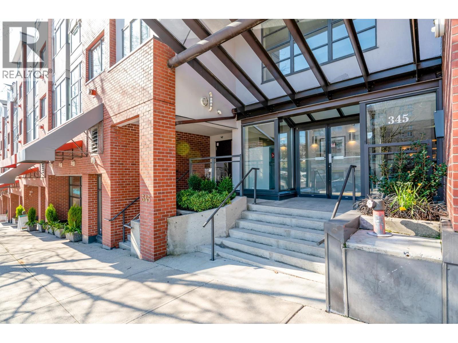 411 345 Lonsdale Avenue, North Vancouver, British Columbia  V7M 3M9 - Photo 2 - R3144489
