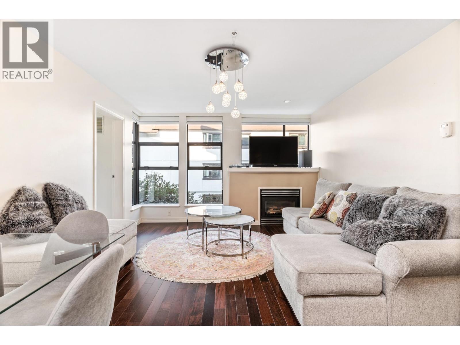 411 345 Lonsdale Avenue, North Vancouver, British Columbia  V7M 3M9 - Photo 3 - R3144489