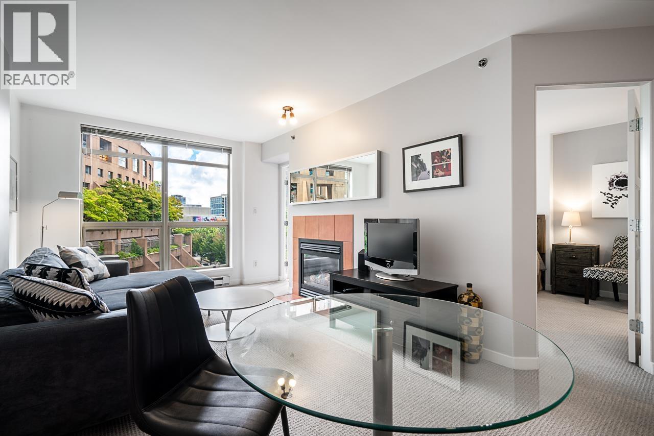 701 819 Hamilton Street, Vancouver, British Columbia  V6B 6M2 - Photo 3 - R3144497