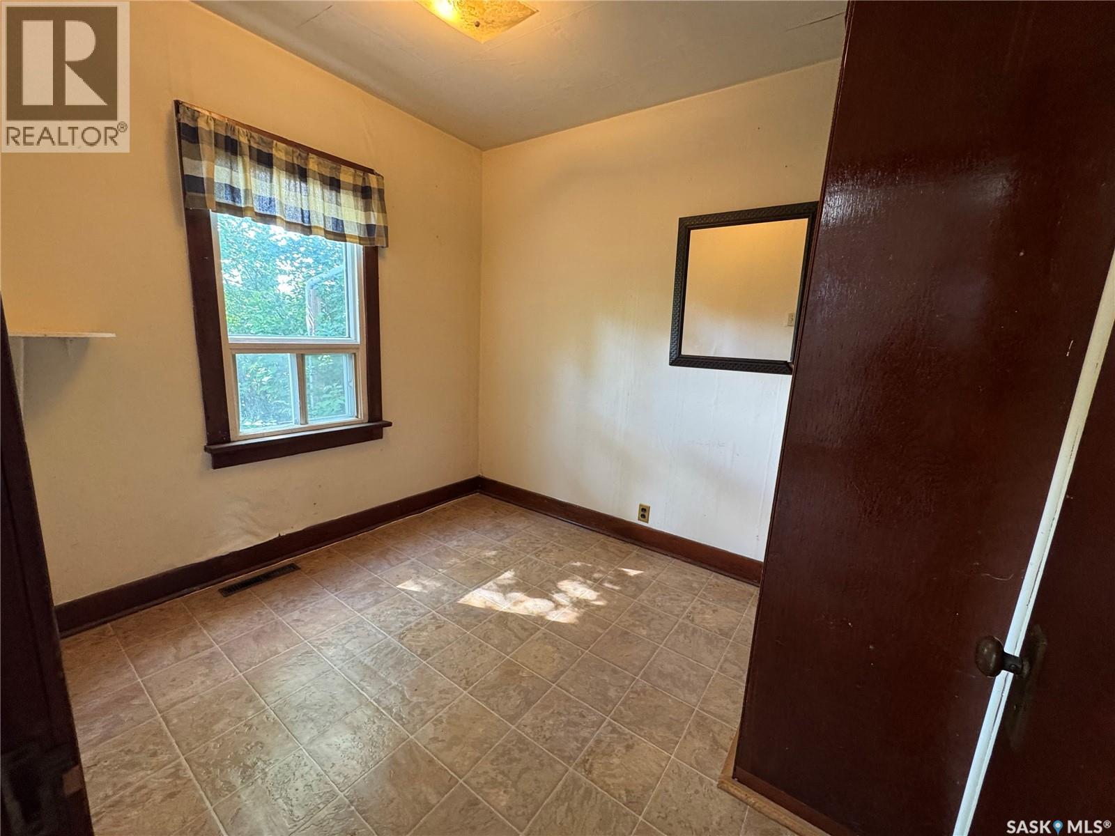 409 Richmond Street, Wolseley, Saskatchewan  S0G 5H0 - Photo 10 - SK042034