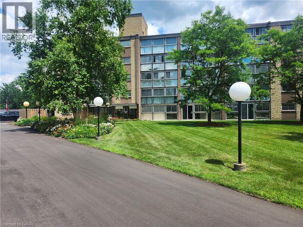 400 CHAMPLAIN Boulevard Unit# 404, Cambridge, Ontario