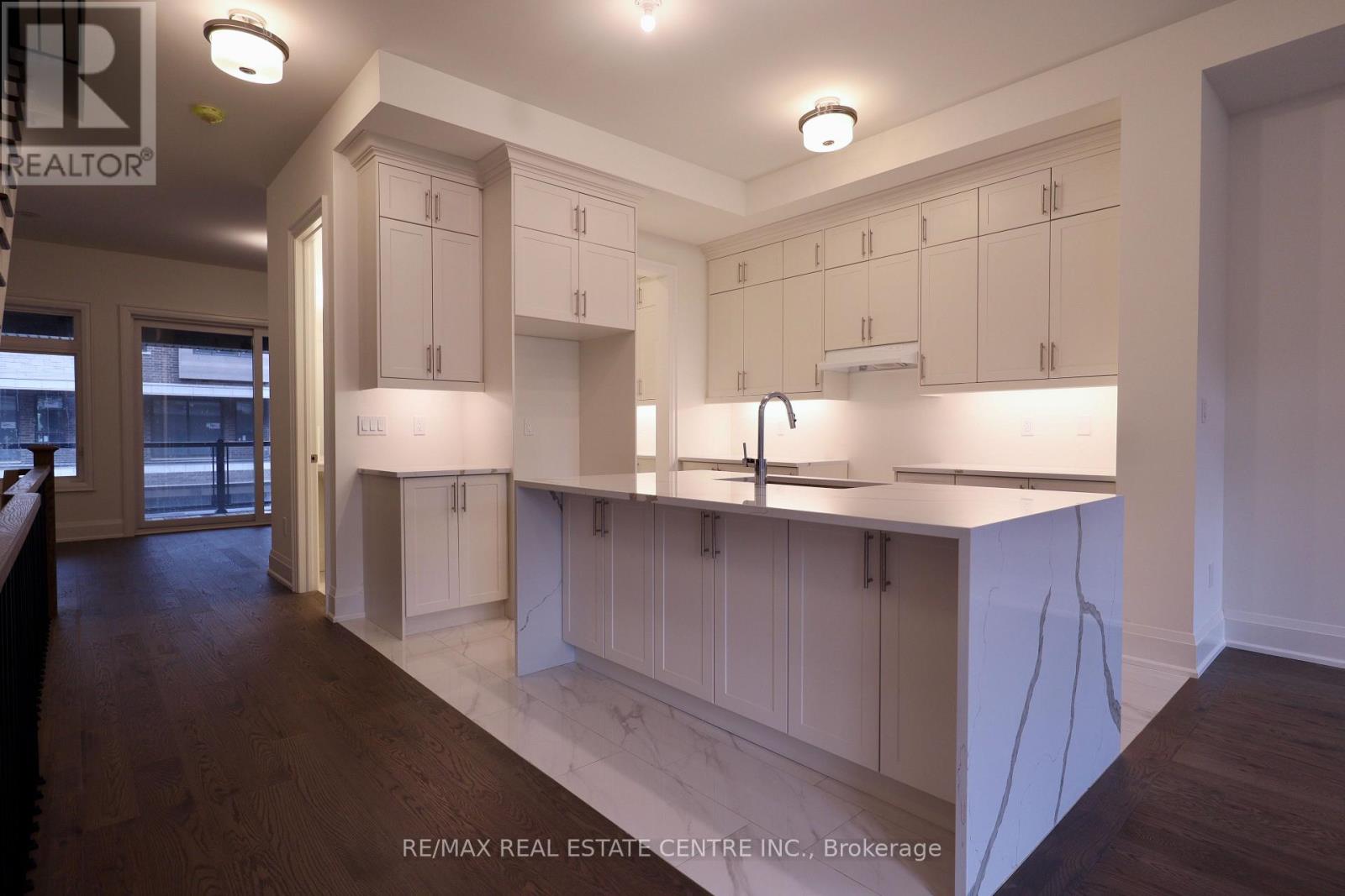 3298 TAHA GARDENS, Oakville, Ontario