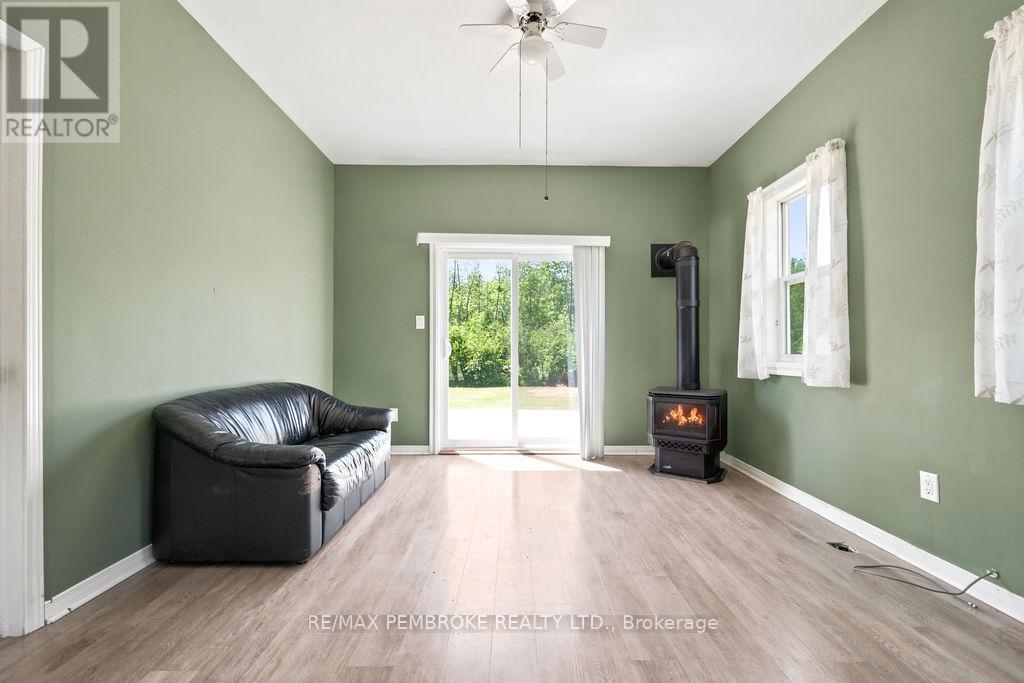 37335 Highway 17 Highway, Laurentian Hills, Ontario  K0J 2B0 - Photo 13 - X13541308