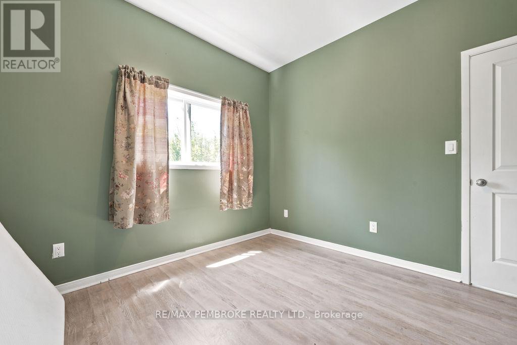 37335 Highway 17 Highway, Laurentian Hills, Ontario  K0J 2B0 - Photo 15 - X13541308