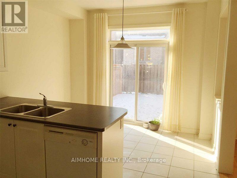 34 Prebble Drive, Markham, Ontario  L6E 0M9 - Photo 6 - N13541304