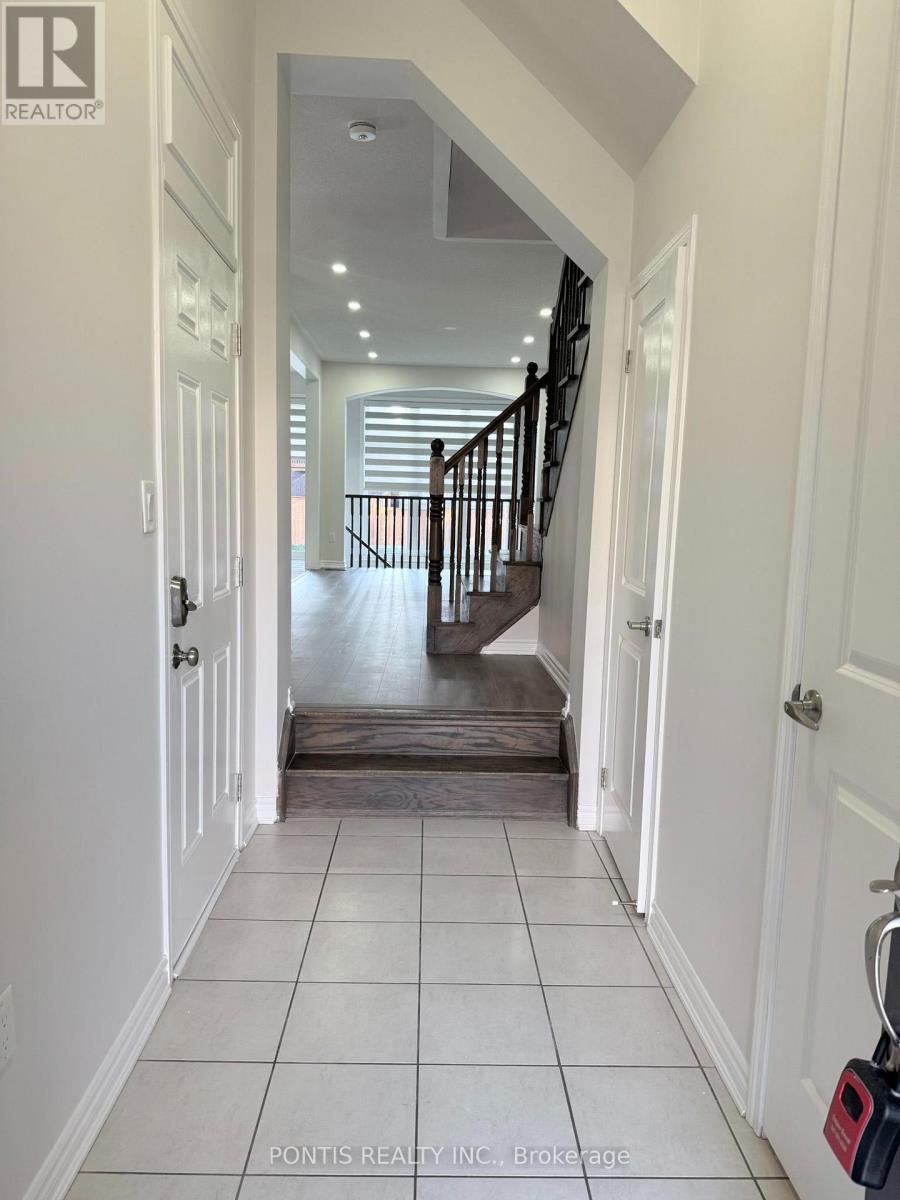47 Phyllis Drive, Caledon, Ontario  L7C 4E2 - Photo 3 - W13541314