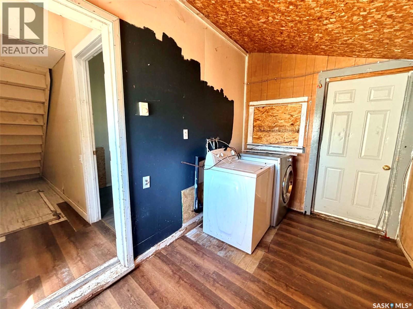 292 27th Street, Battleford, Saskatchewan  S0M 0E0 - Photo 2 - SK041818