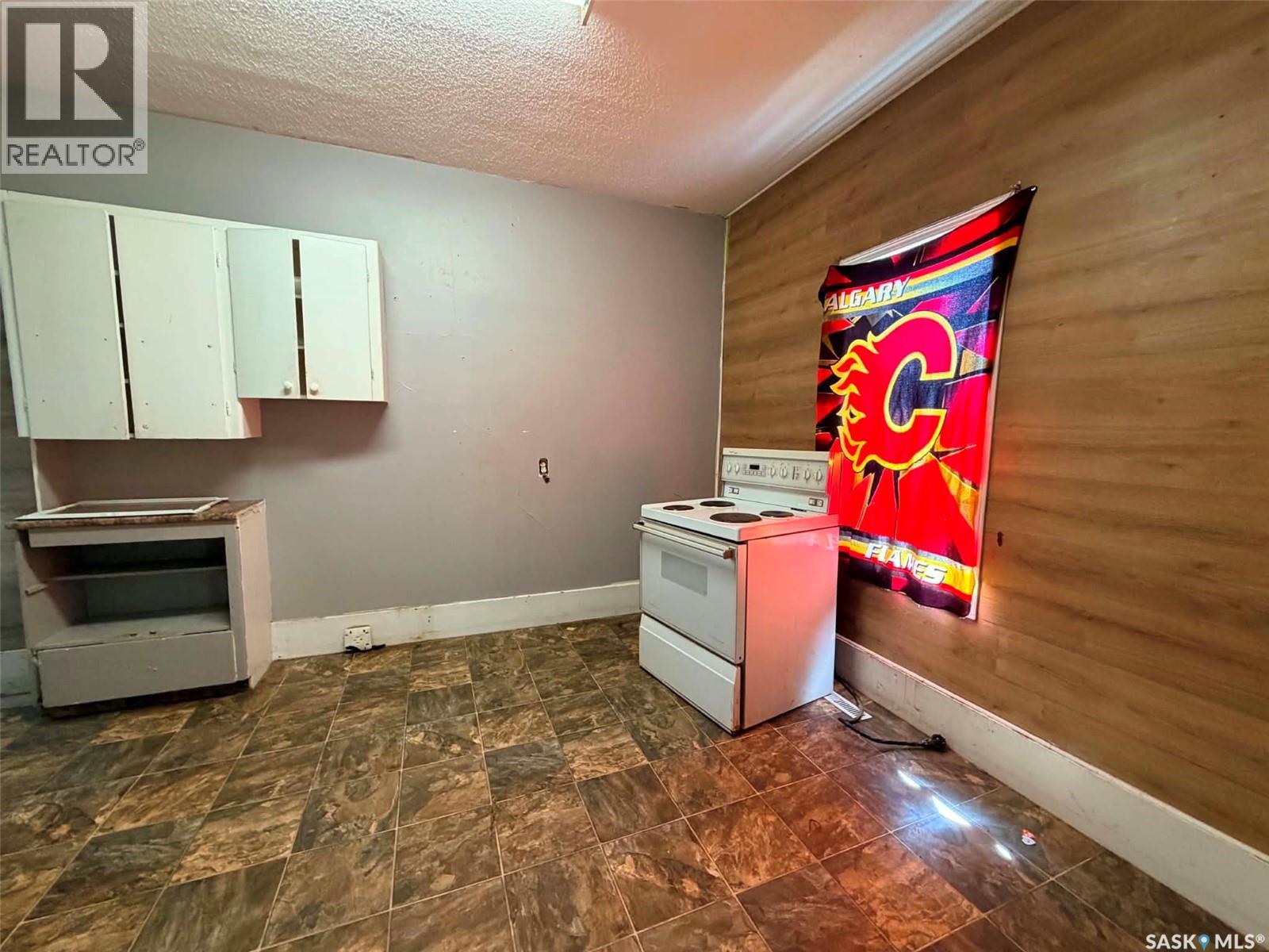 292 27th Street, Battleford, Saskatchewan  S0M 0E0 - Photo 3 - SK041818
