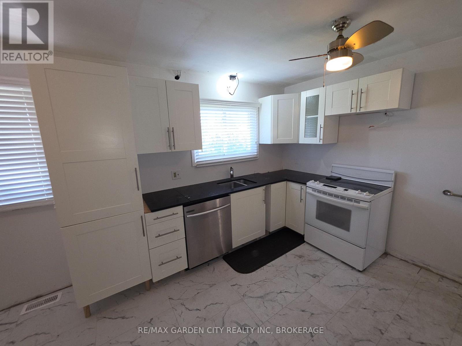 316 Davis Street, Thorold, Ontario  L2V 1G1 - Photo 3 - X13541328