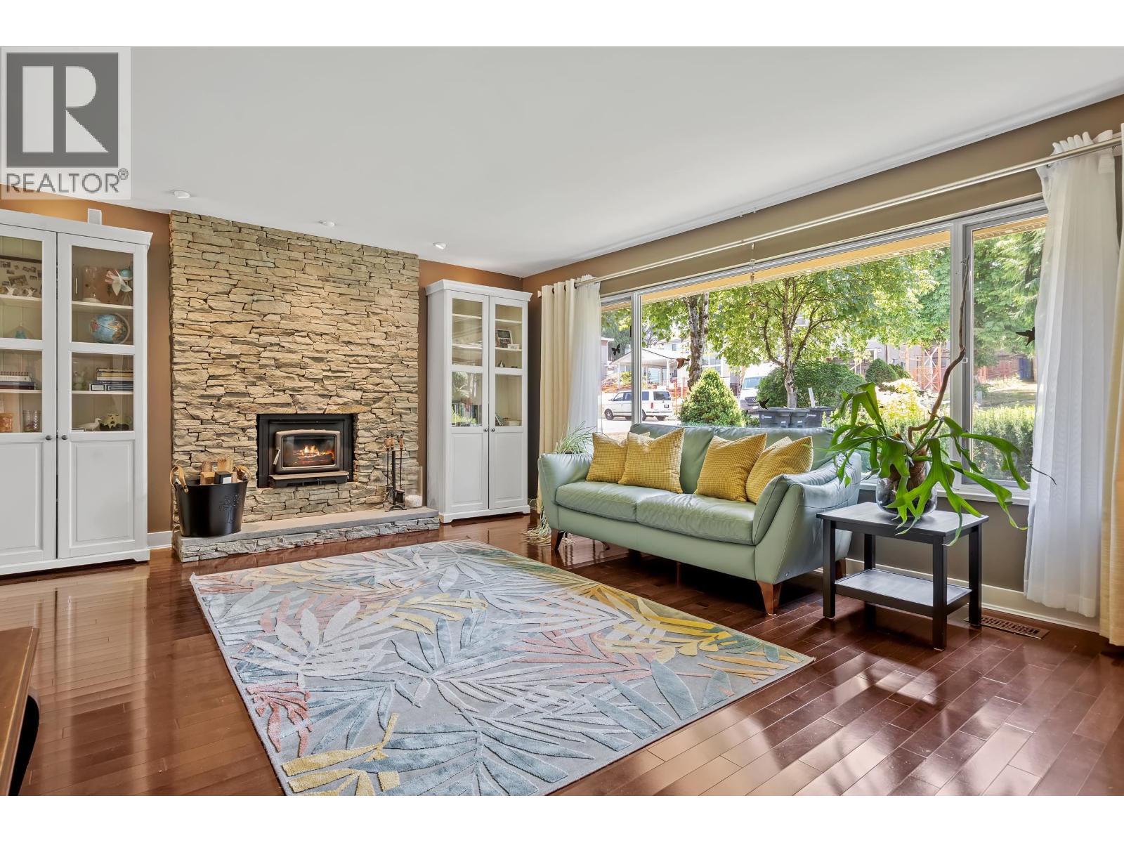 7965 Burnfield Crescent, Burnaby, British Columbia  V5E 2B8 - Photo 3 - R3144500