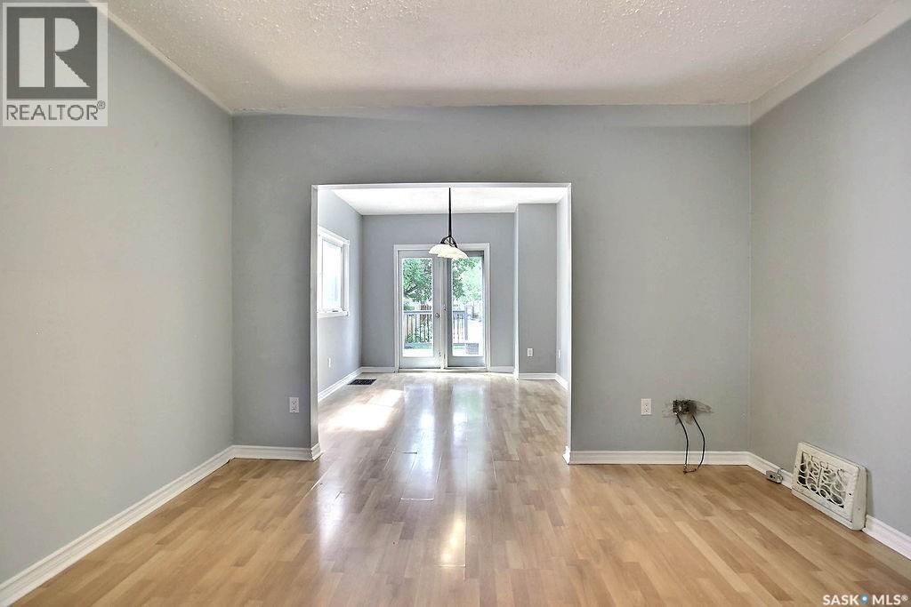 2066 Wallace Street, Regina, Saskatchewan  S4N 4A4 - Photo 3 - SK041955