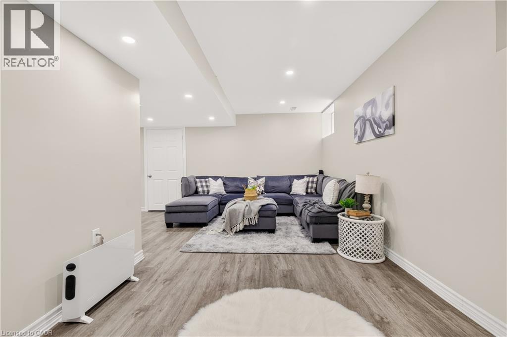 620 Munich Circle, Waterloo, Ontario  N2V 2L6 - Photo 34 - 40846048