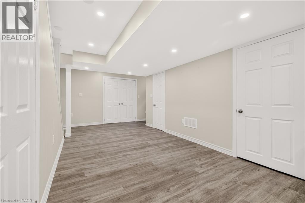 620 Munich Circle, Waterloo, Ontario  N2V 2L6 - Photo 35 - 40846048