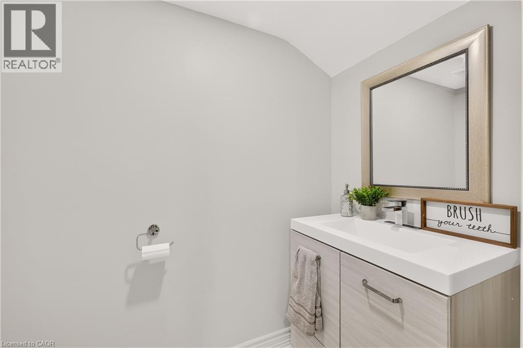 620 Munich Circle, Waterloo, Ontario  N2V 2L6 - Photo 38 - 40846048