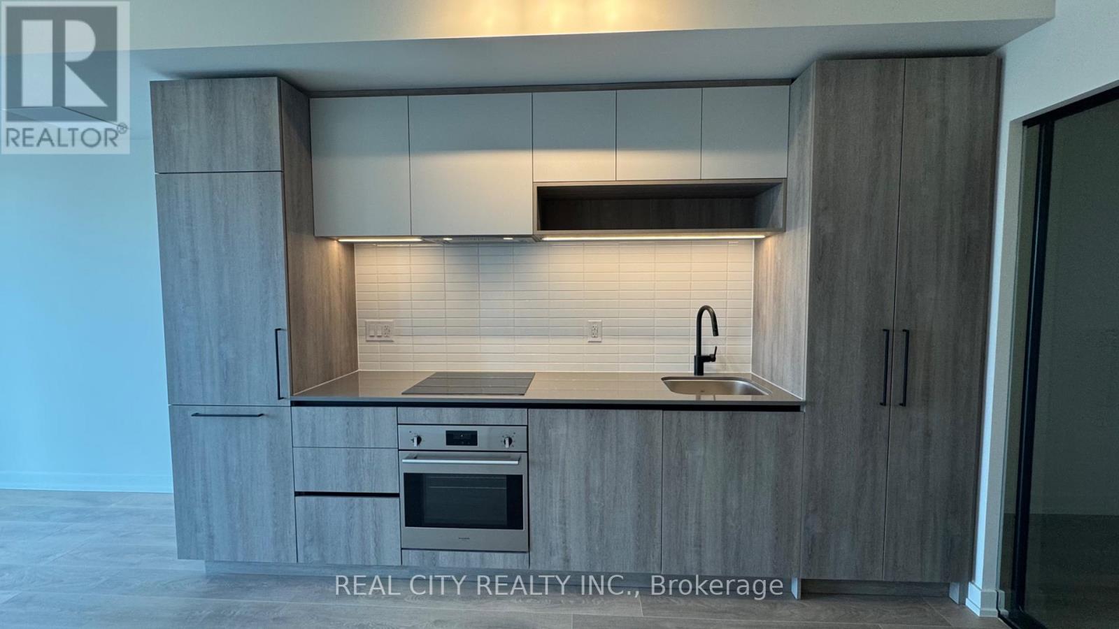 701 - 181 Sterling Road, Toronto, Ontario  M6R 2B2 - Photo 3 - C13541360