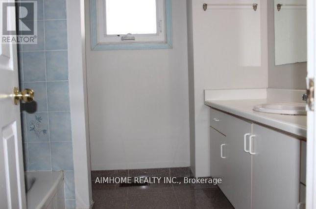 Upper - 137 Irenemount Crescent, Markham, Ontario  L3S 3C2 - Photo 17 - N13541350