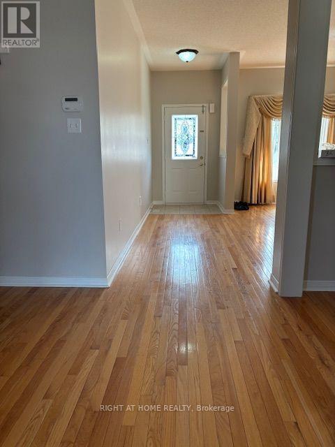 69 Crystal Glen Crescent, Brampton, Ontario  L6X 0K5 - Photo 2 - W13541346