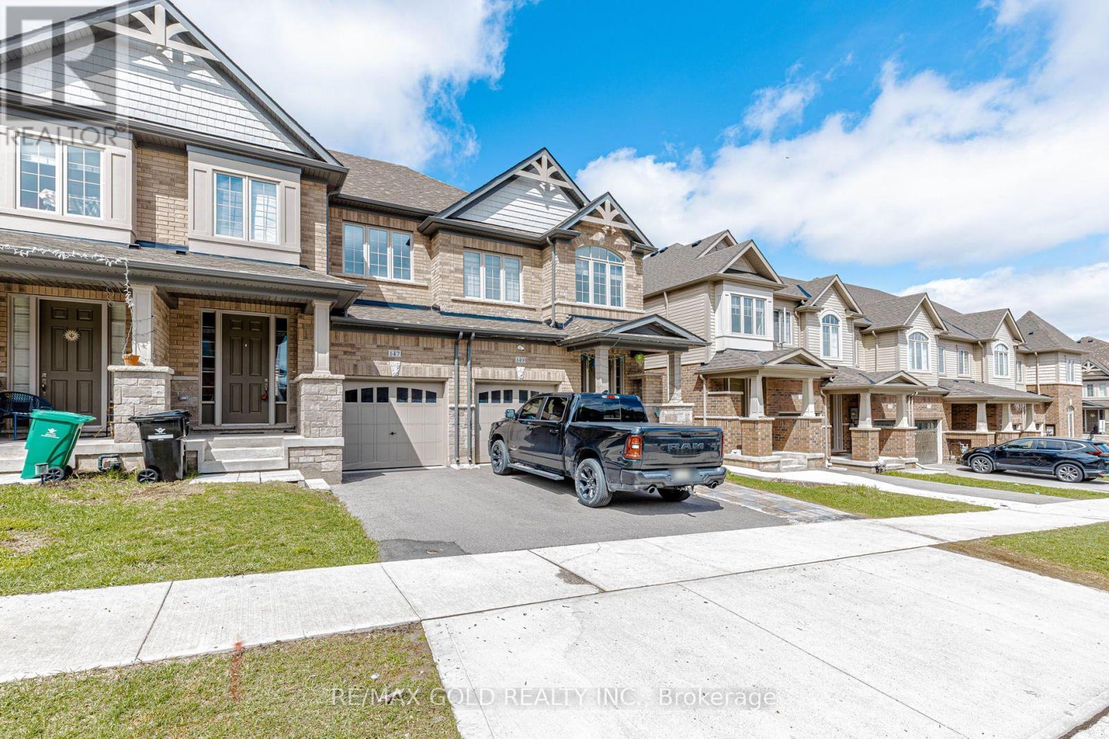 147 Broadacre Drive, Kitchener, Ontario  N2R 0S5 - Photo 2 - X13497908