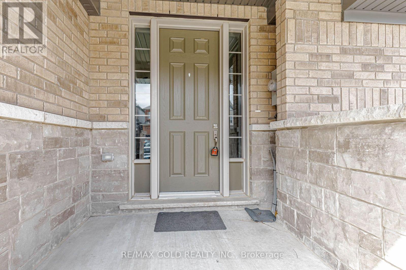 147 Broadacre Drive, Kitchener, Ontario  N2R 0S5 - Photo 4 - X13497908