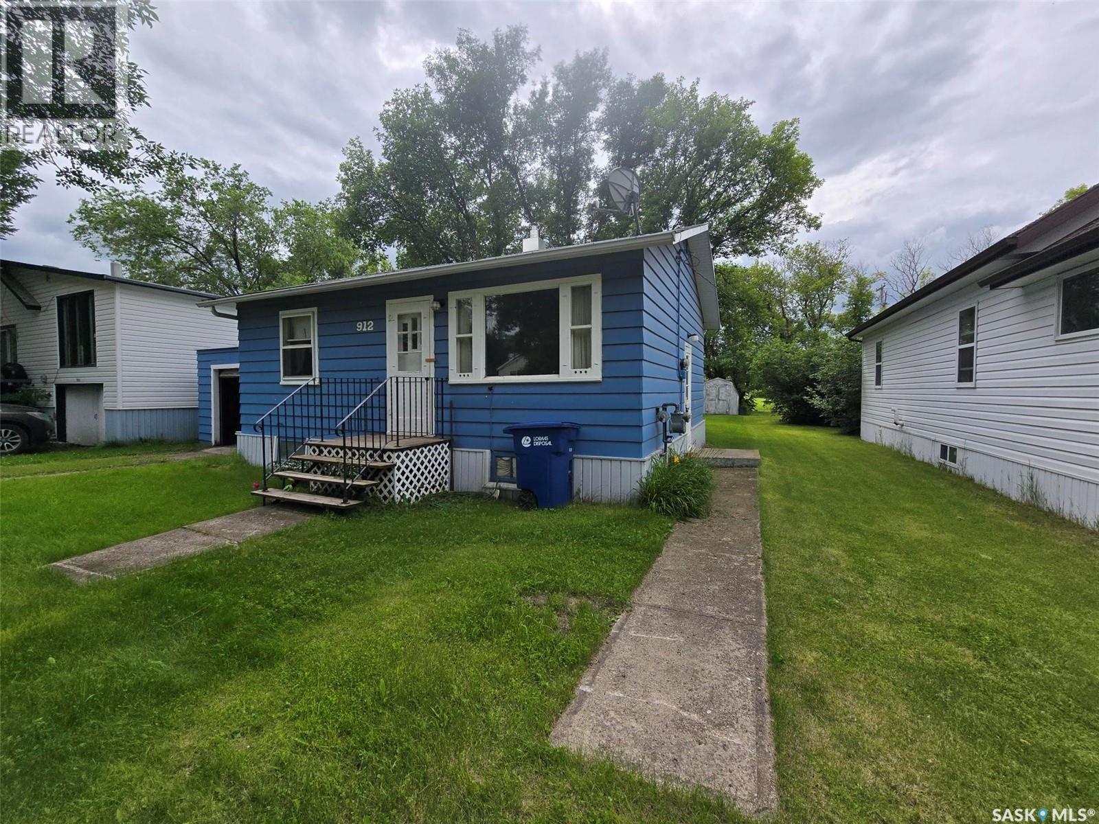 912 Pacific Street, Grenfell, Saskatchewan  S0G 2B0 - Photo 4 - SK042044