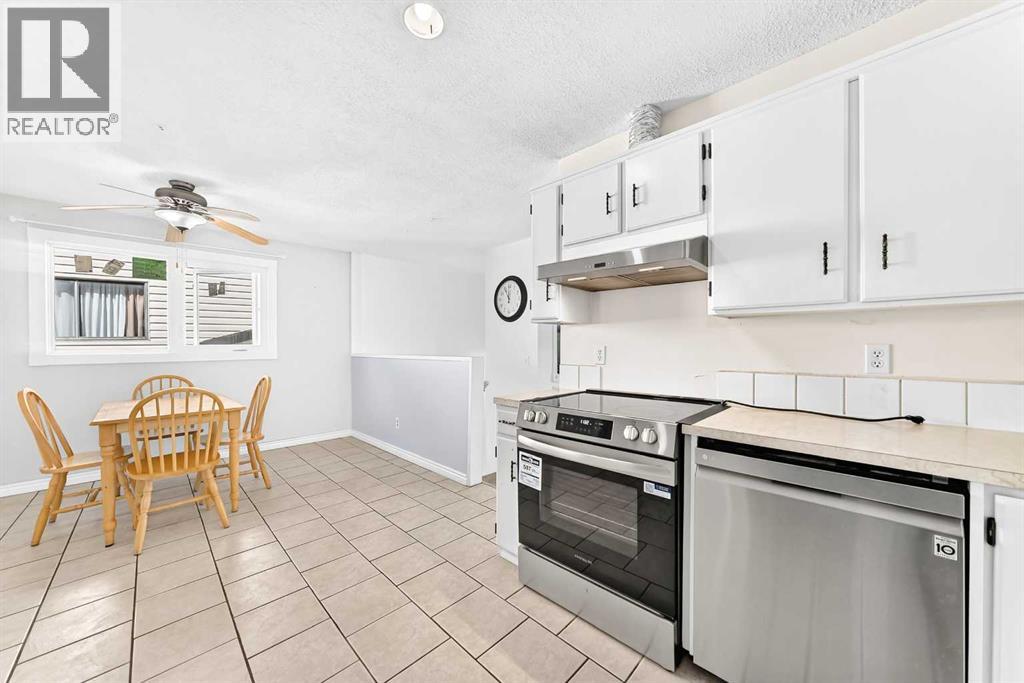 641 Whitewood Road NE, Calgary, Alberta  T1Y 4A1 - Photo 6 - A2326740