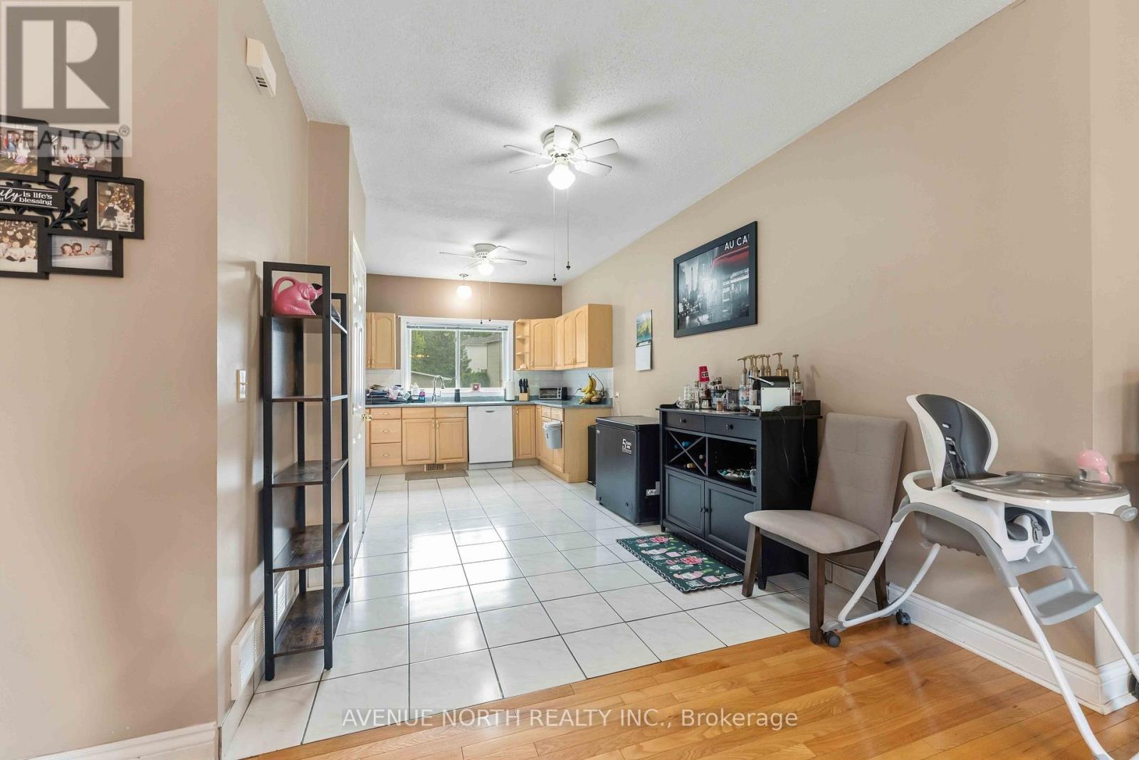 6803 Barsona Place, Ottawa, Ontario  K1C 1J2 - Photo 6 - X13541472